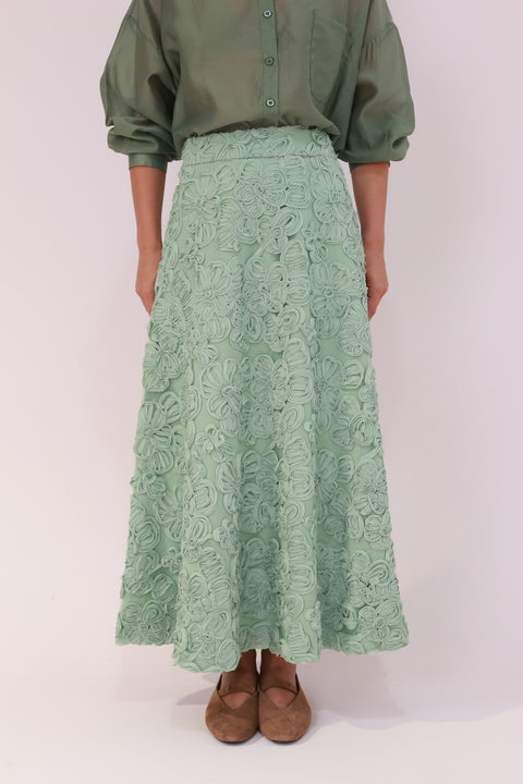 FLOWER EMBROIDERED SKIRT