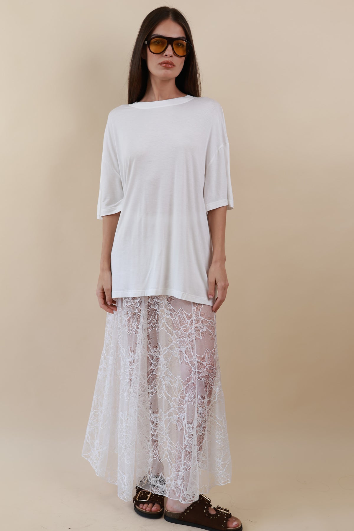 JUPE EN DENTELLE TRANSPARENTE