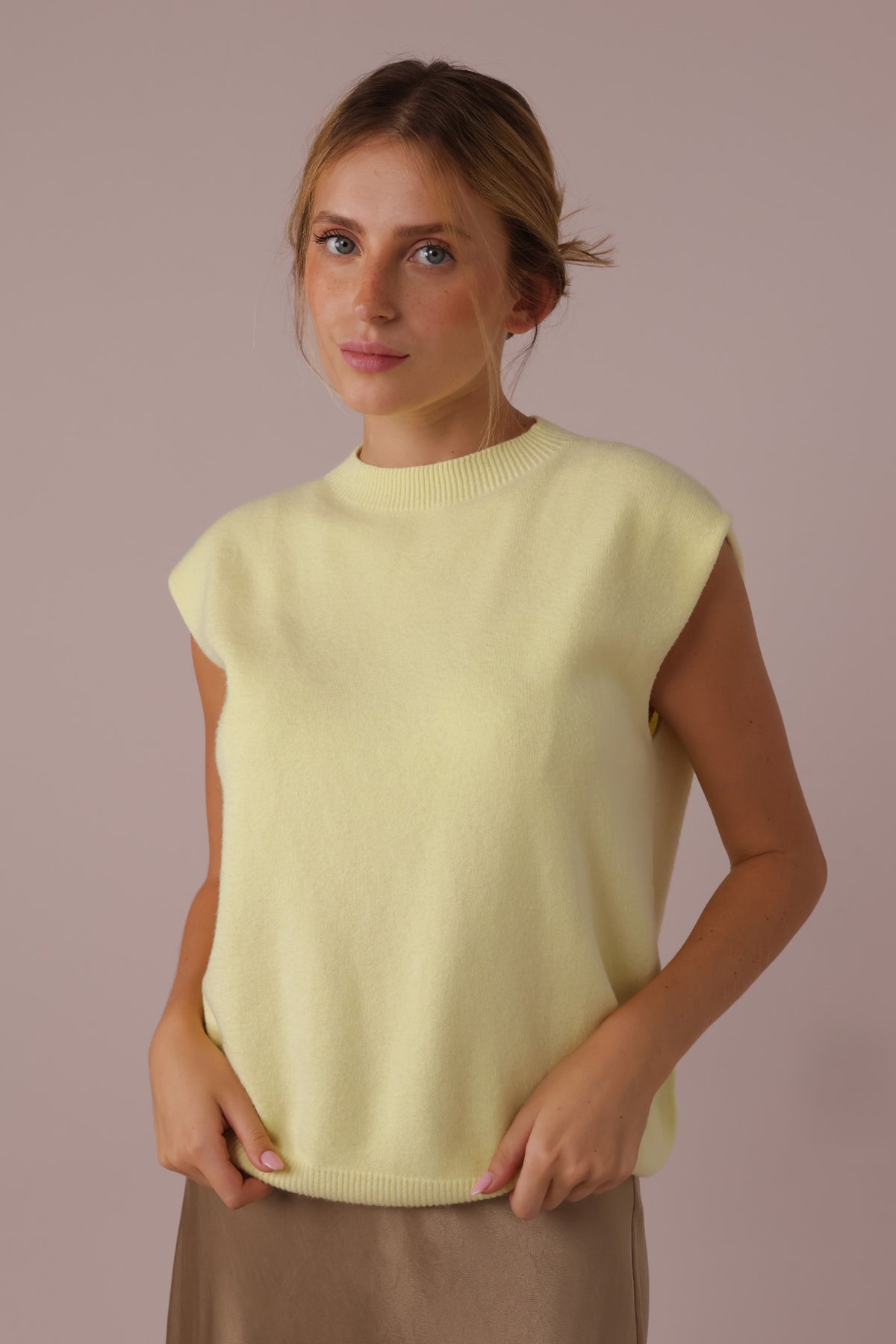 NO SLEEVES SWEATER