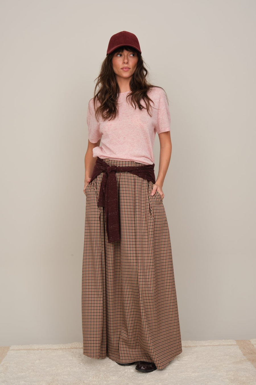 חצאית מודפסת עם קפלים